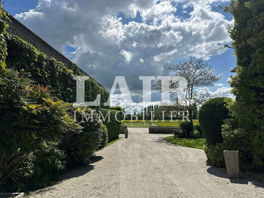 Maison de ville avec 3,5 hectares de prairie, ref B13967 - photo 12