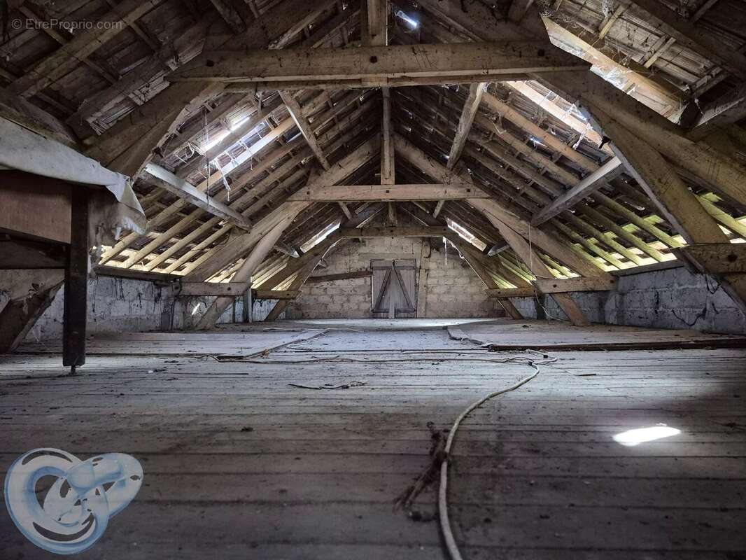 Maison à BEYNAC-ET-CAZENAC