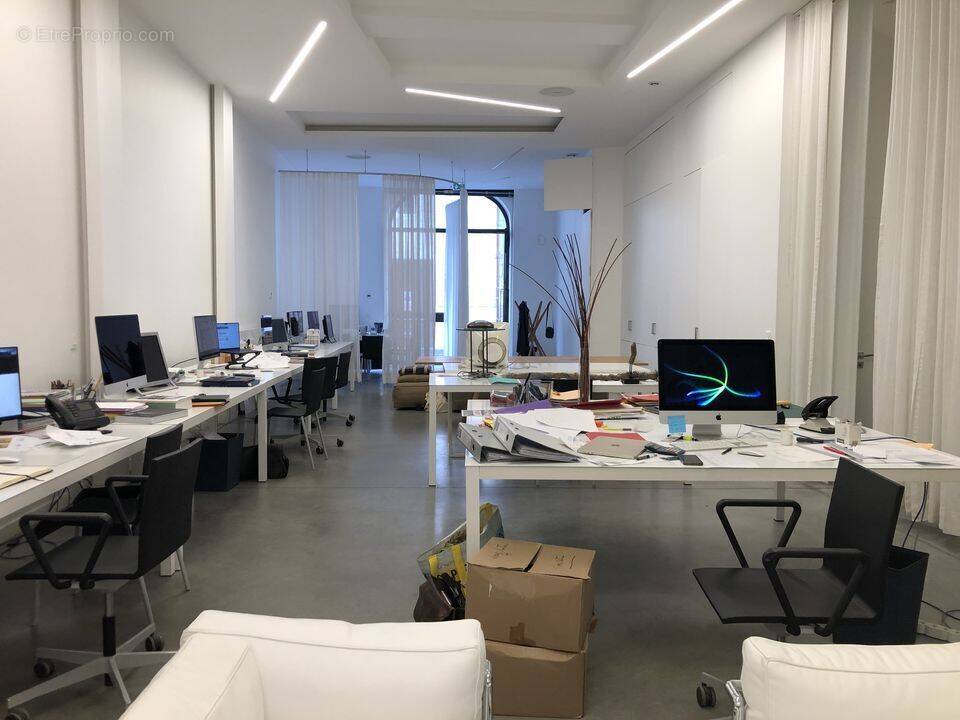 BUREAUX, LOCAL COMMERIAL 103 m2 - Commerce à BORDEAUX
