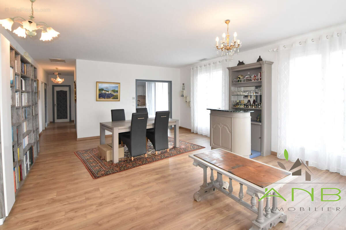 Maison à MILHAC-DE-NONTRON