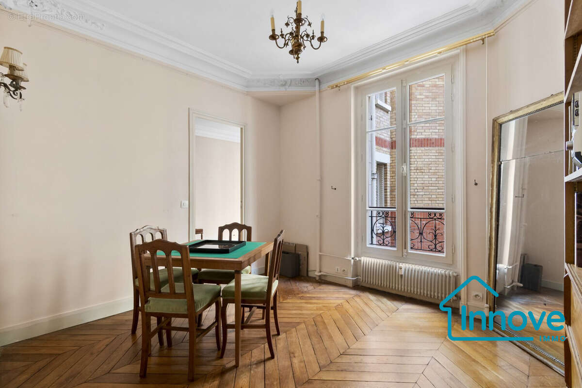 Salle à manger - Appartement à PARIS-17E