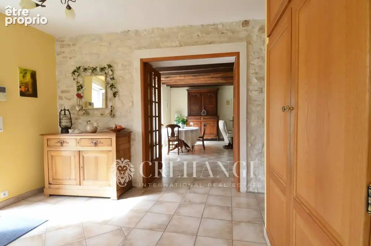 Maison de 200m² - 6 pièces - Dépendances - photo 6