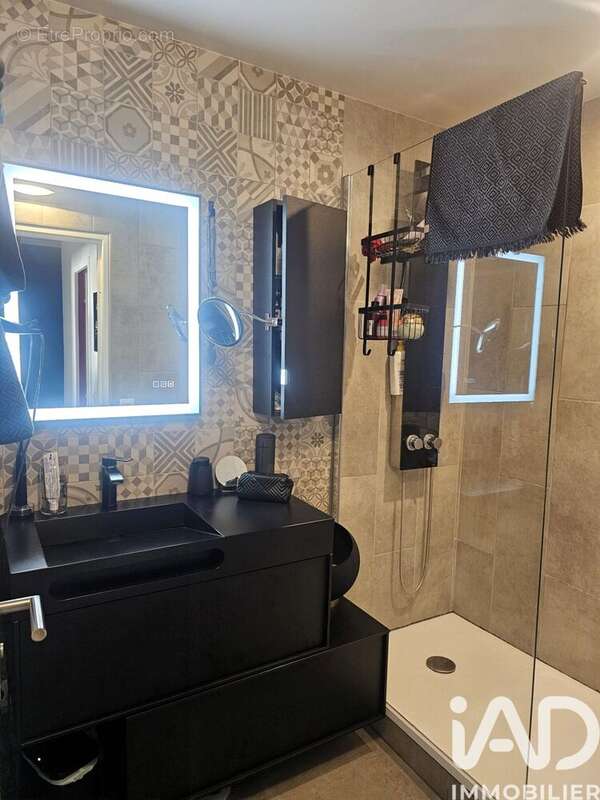 Appartement 60 m² à Savigny-Le-Temple  - photo 9