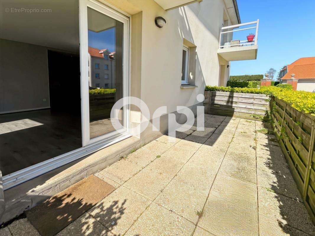 Appartement à SAINT-MARTIN-BOULOGNE