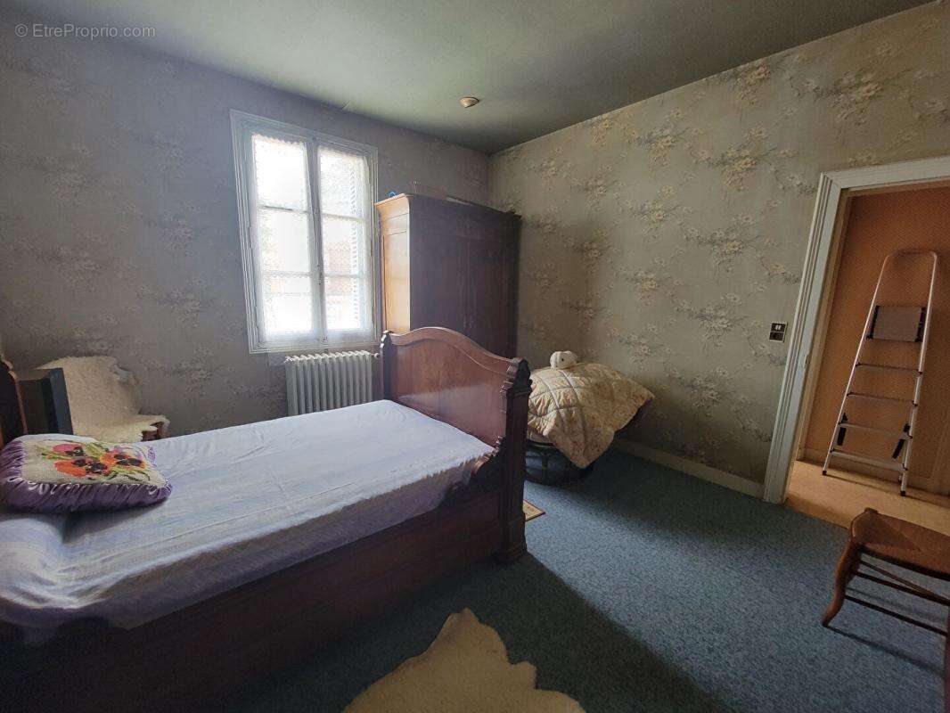 Maison à BETZ-LE-CHATEAU