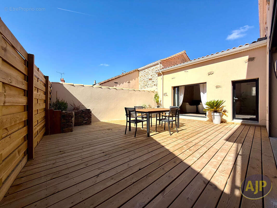 Maison Saint Hilaire De Chaleons - photo 16