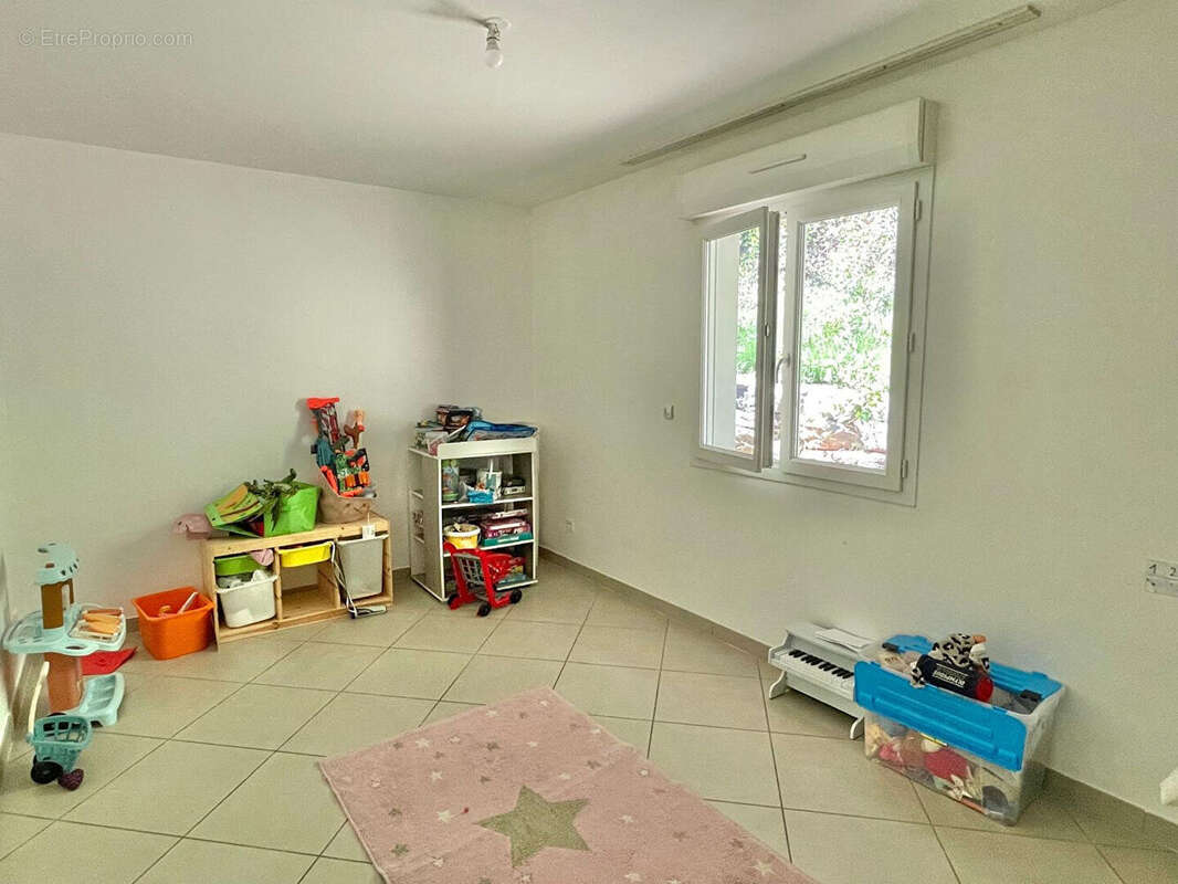 Maison à SAINT-CLAIR-DE-LA-TOUR