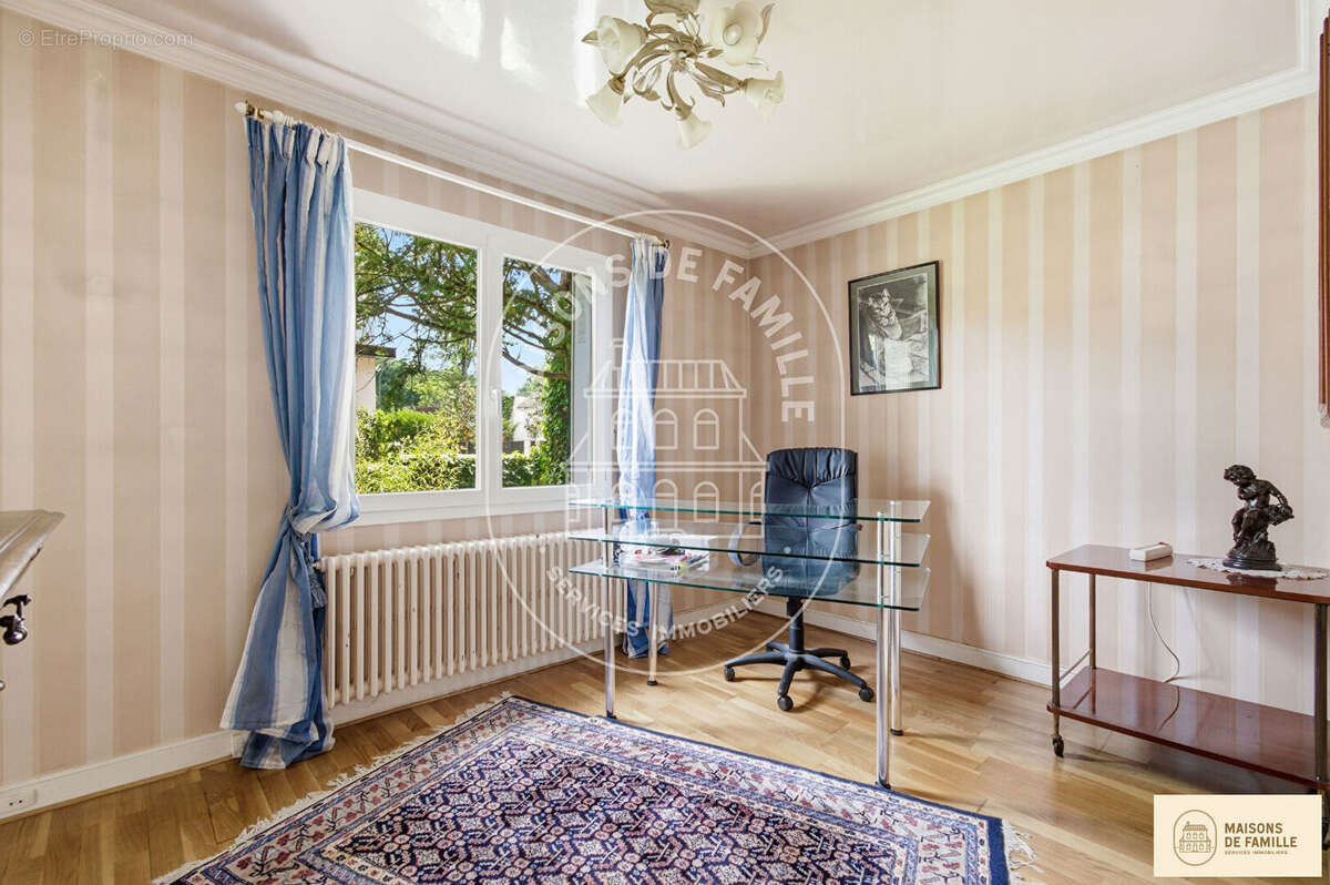 Maison à LA CELLE-SAINT-CLOUD