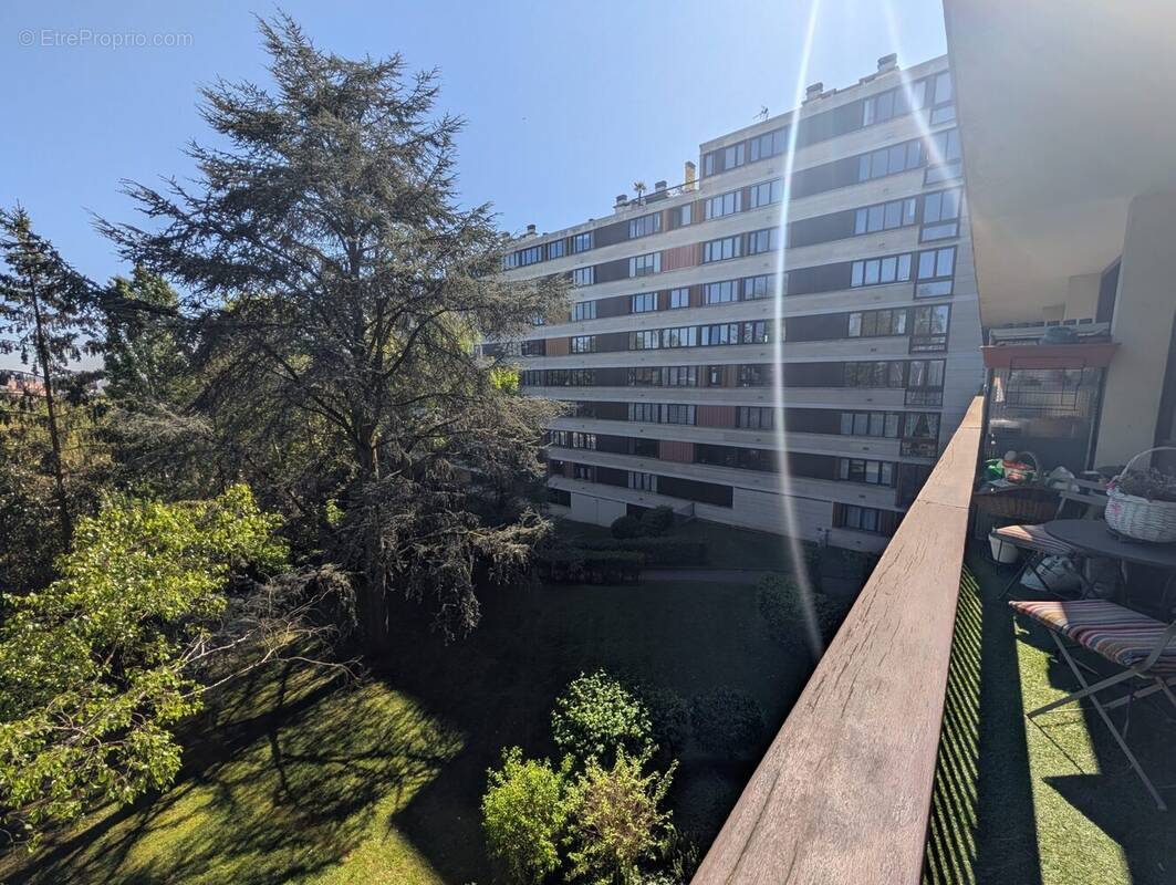 Appartement à FONTENAY-LE-FLEURY