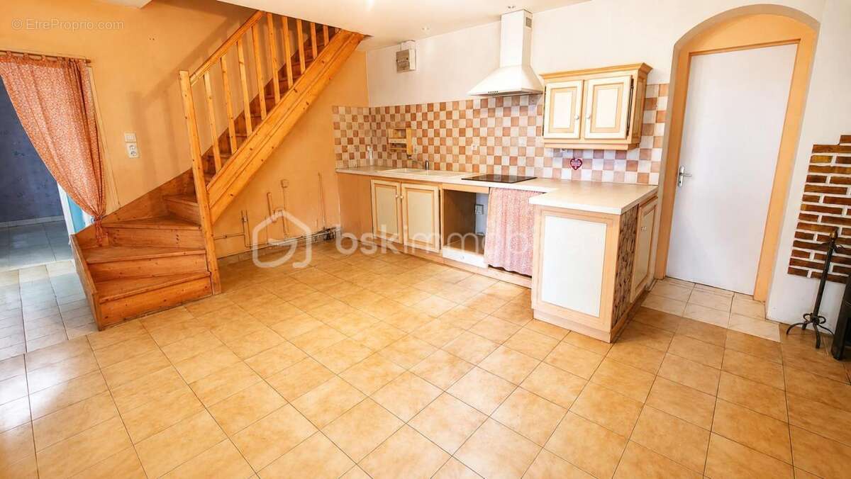  COUP DE CŒUR – Maison familiale avec magnifique parc, chai en pierre 75m² attenant et dépendance non attenante 140m² - photo 4