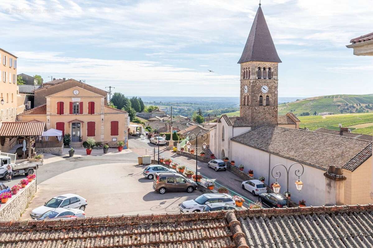 Appartement à VAUX-EN-BEAUJOLAIS