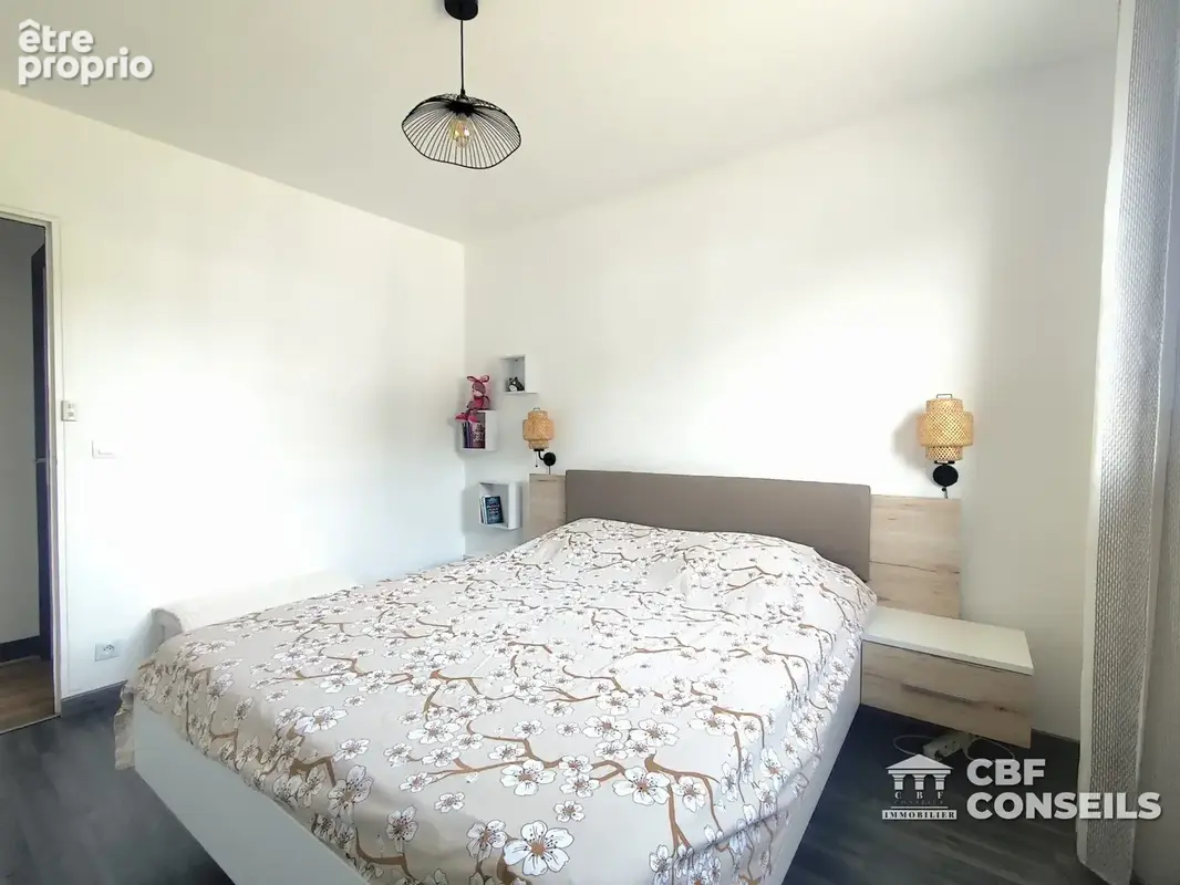 Maison 6 pièces 99 m² à vendre à Entraigues (63720) - photo 8