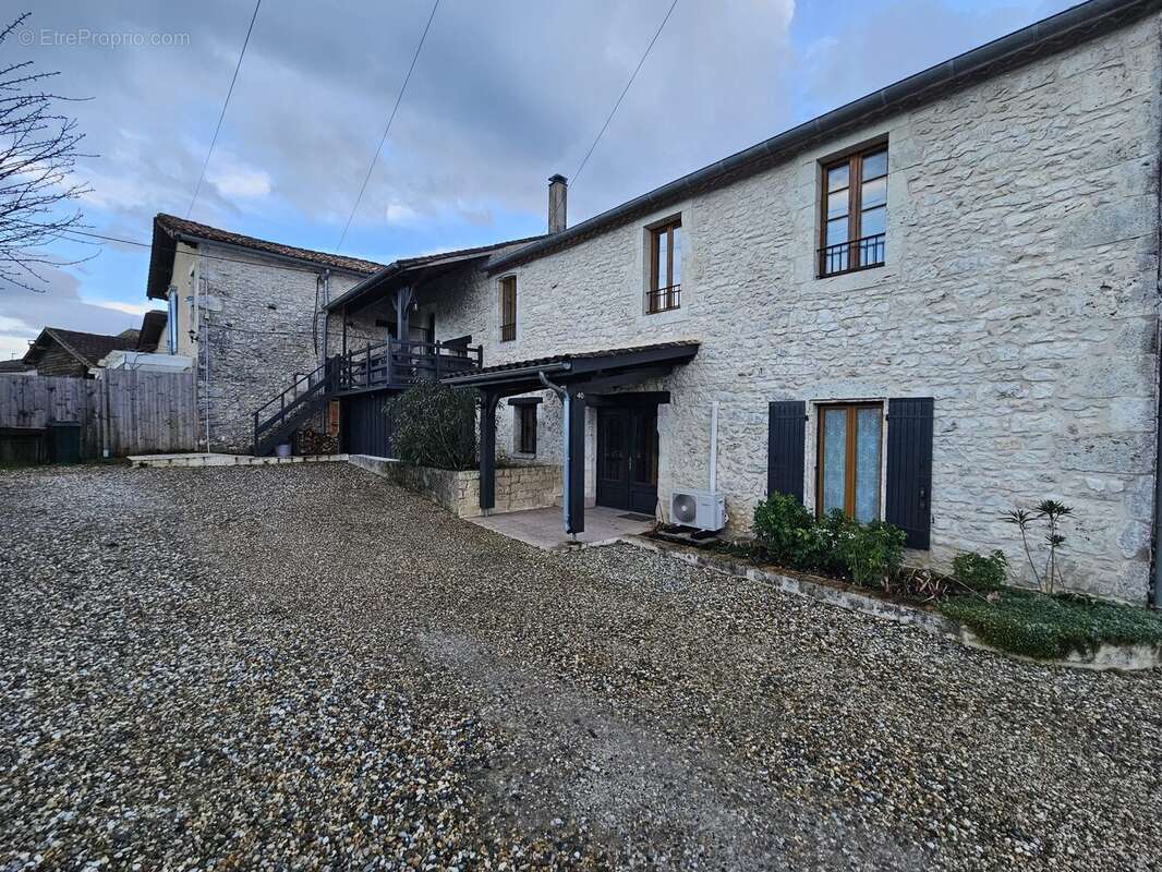 Maison à LOUBES-BERNAC