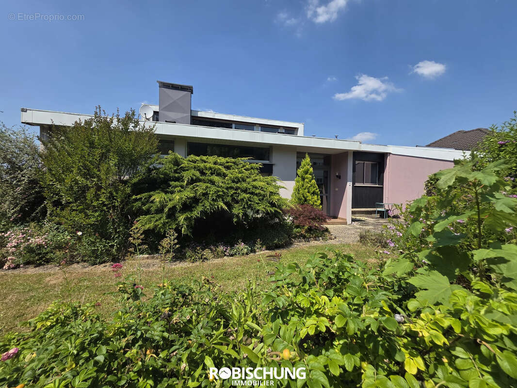 ALTKIRCH : Maison d'Architecte de 152 m2 dans un Quartier Résidentiel - photo 13