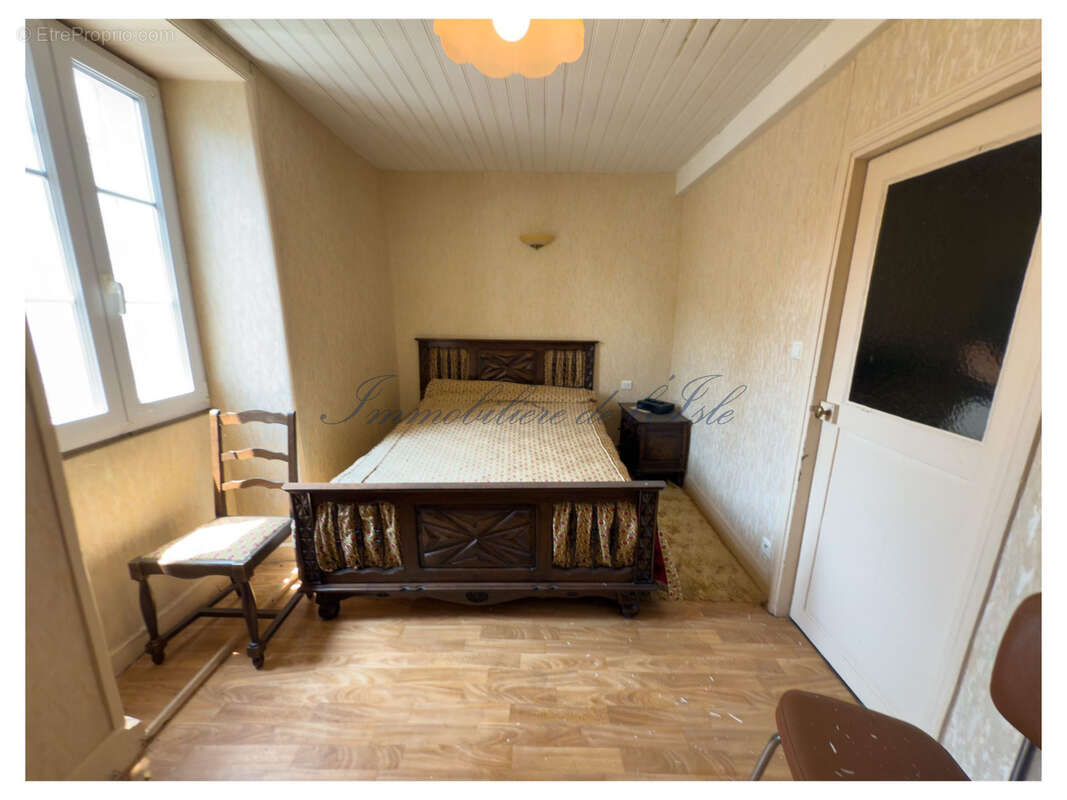 Maison à AGONAC