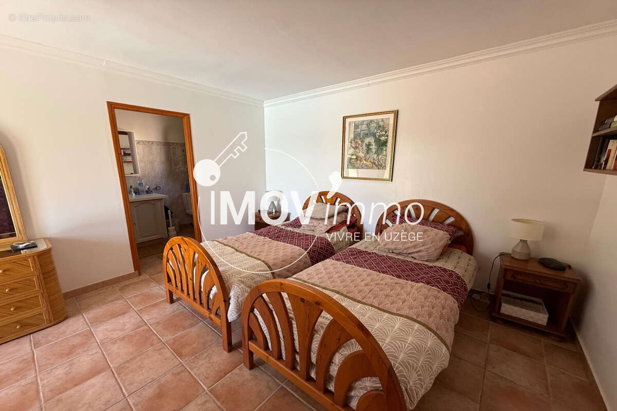 Maison 122 m² à Uzes  - photo 8