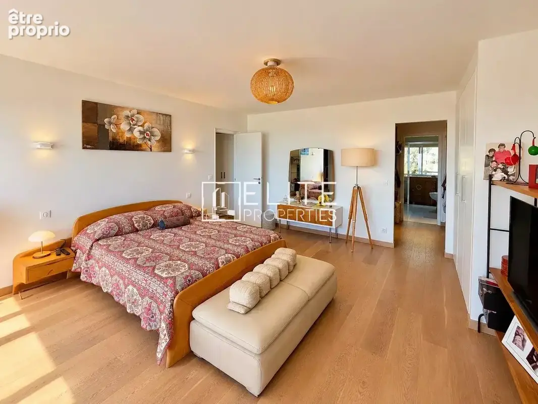 Toit-terrasse 4 pièces  de 139 m² entièrement rénové avec vue panoramique Mer, Montagne, ville – Grasse - photo 7