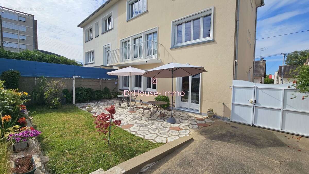 Maison 207 m² à Le Mans  - photo 3