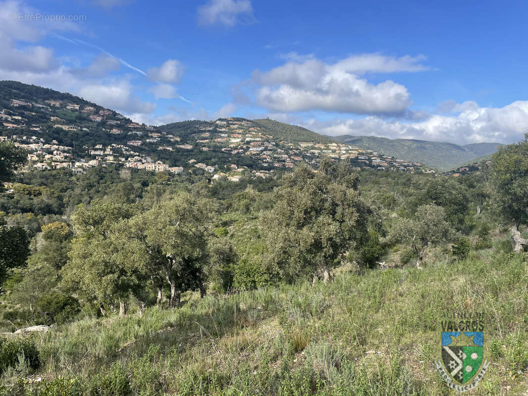 Terrain à LA LONDE-LES-MAURES