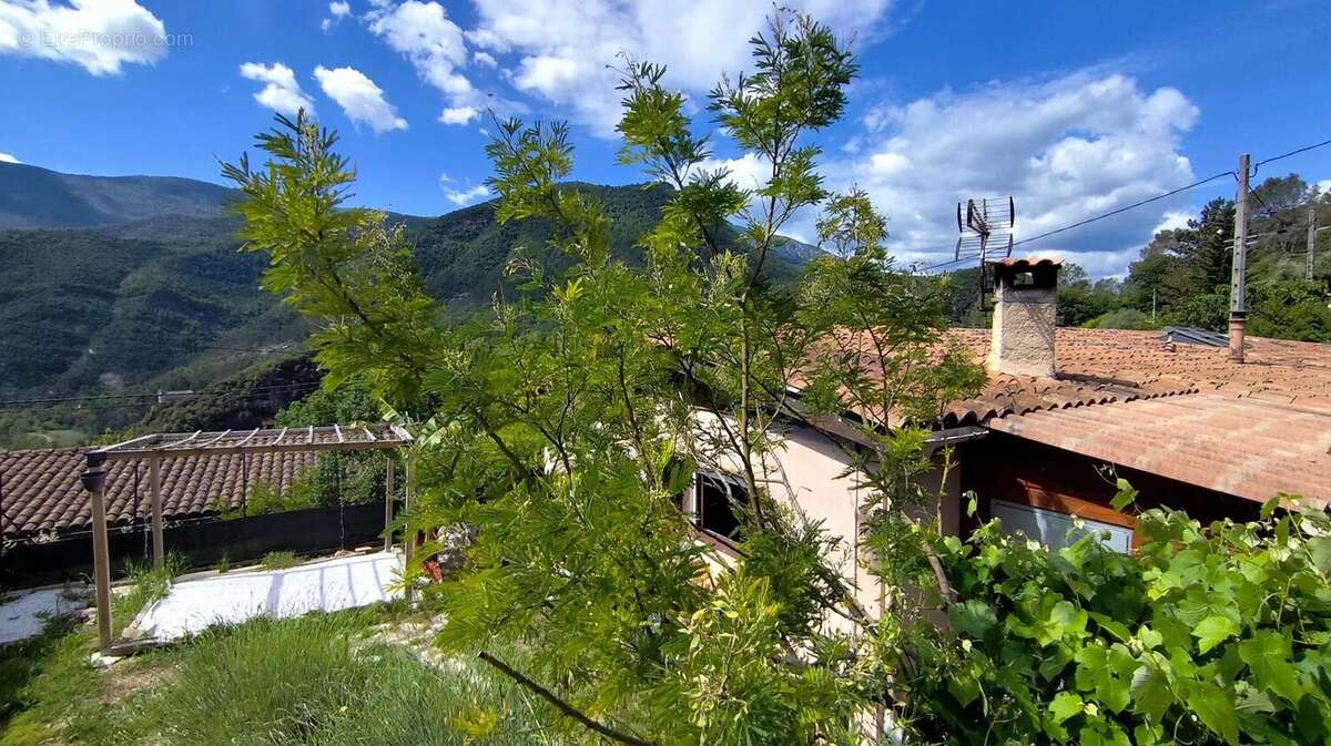 Maison à ROQUESTERON