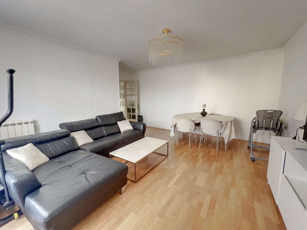 Appartement a vendre 3 pieces 68m2 - centre ville - photo 3