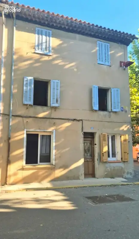 Maison de village Gareoult de 88 m2 à rénover, au centre village. - photo 5