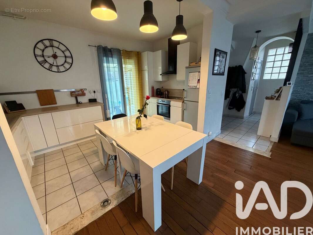 Photo 5 - Maison à VILLENEUVE-LE-ROI