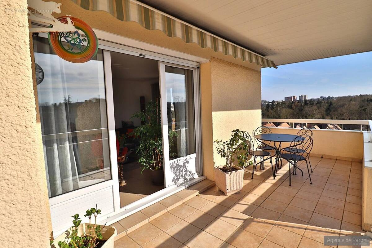 Appartement à VERRIERES-LE-BUISSON