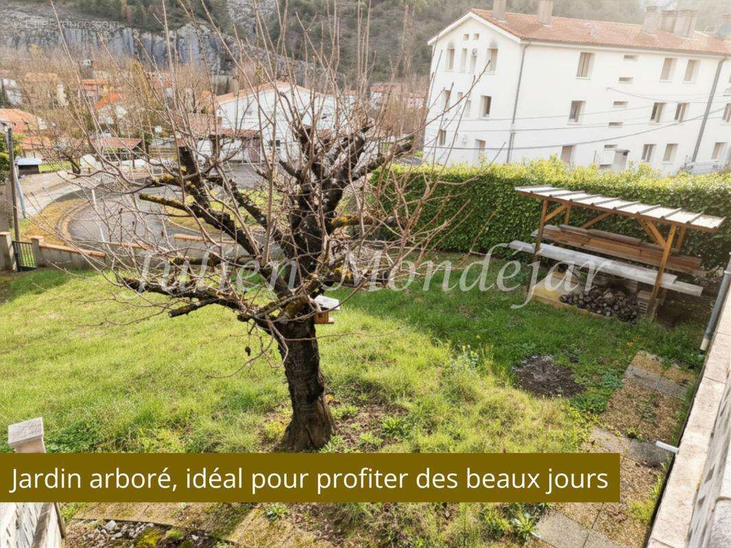 Maison 98 m² à Axat  - photo 18