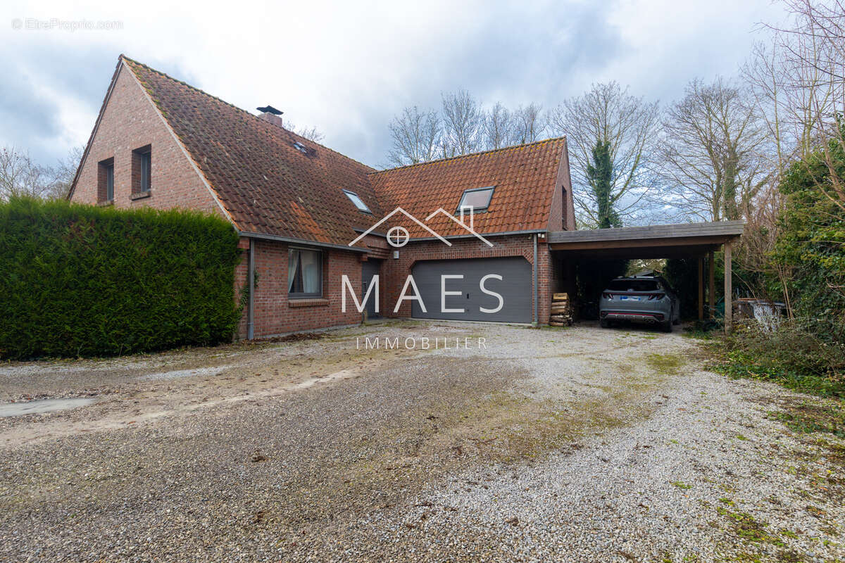 Maison à QUESNOY-SUR-DEULE