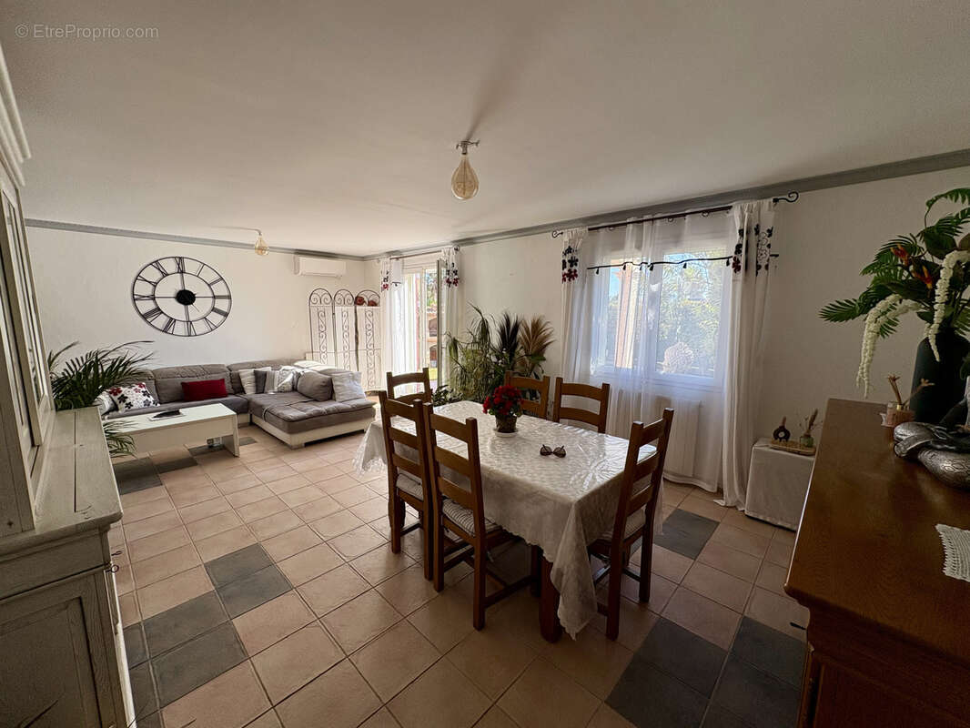 Maison à SAINT-CYPRIEN