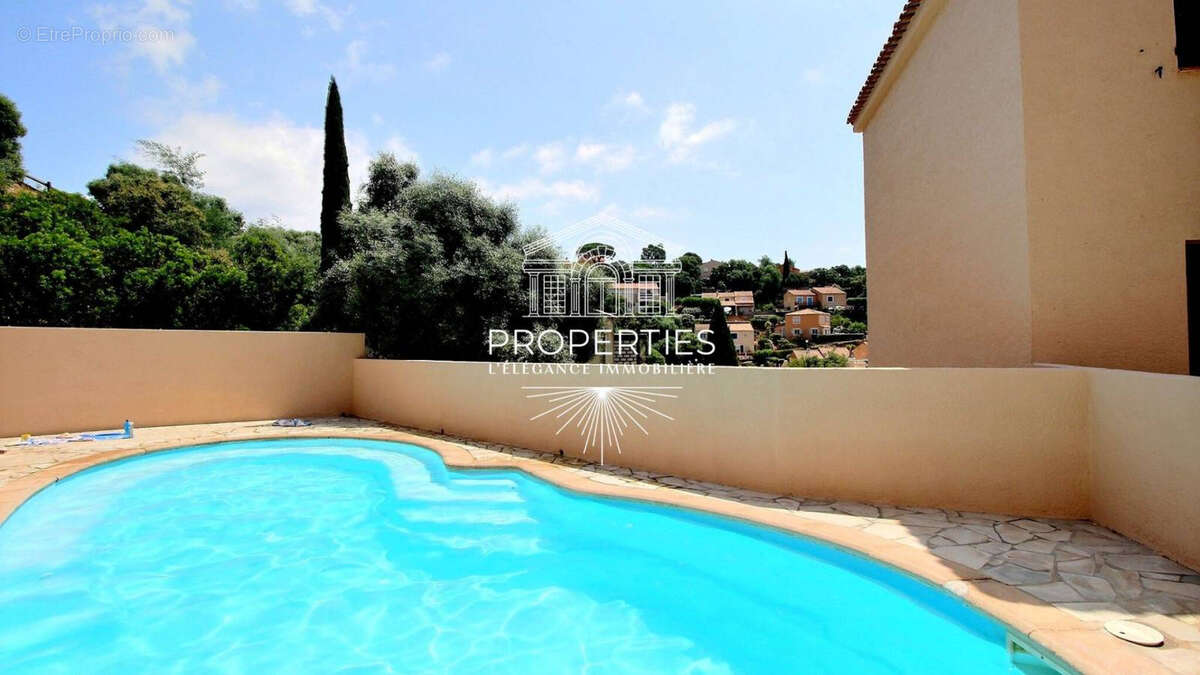 Appartement à BORMES-LES-MIMOSAS