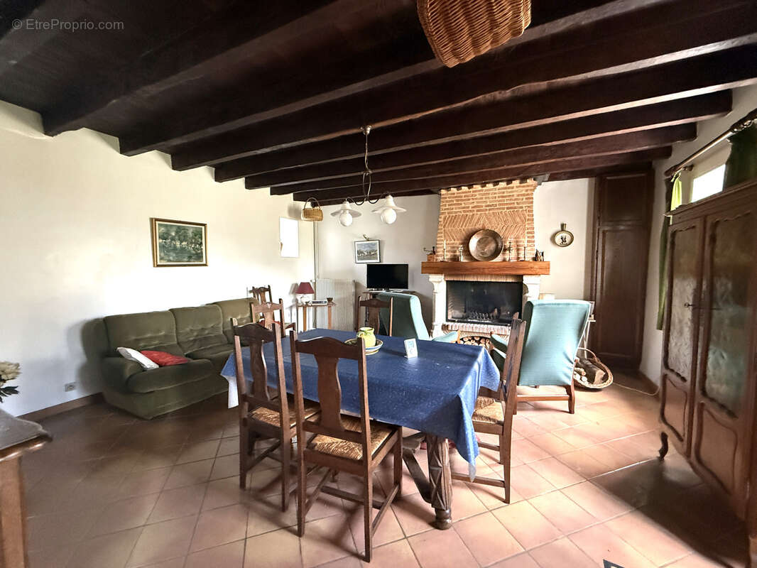 Maison à SAINT-PRIEST-LA-MARCHE