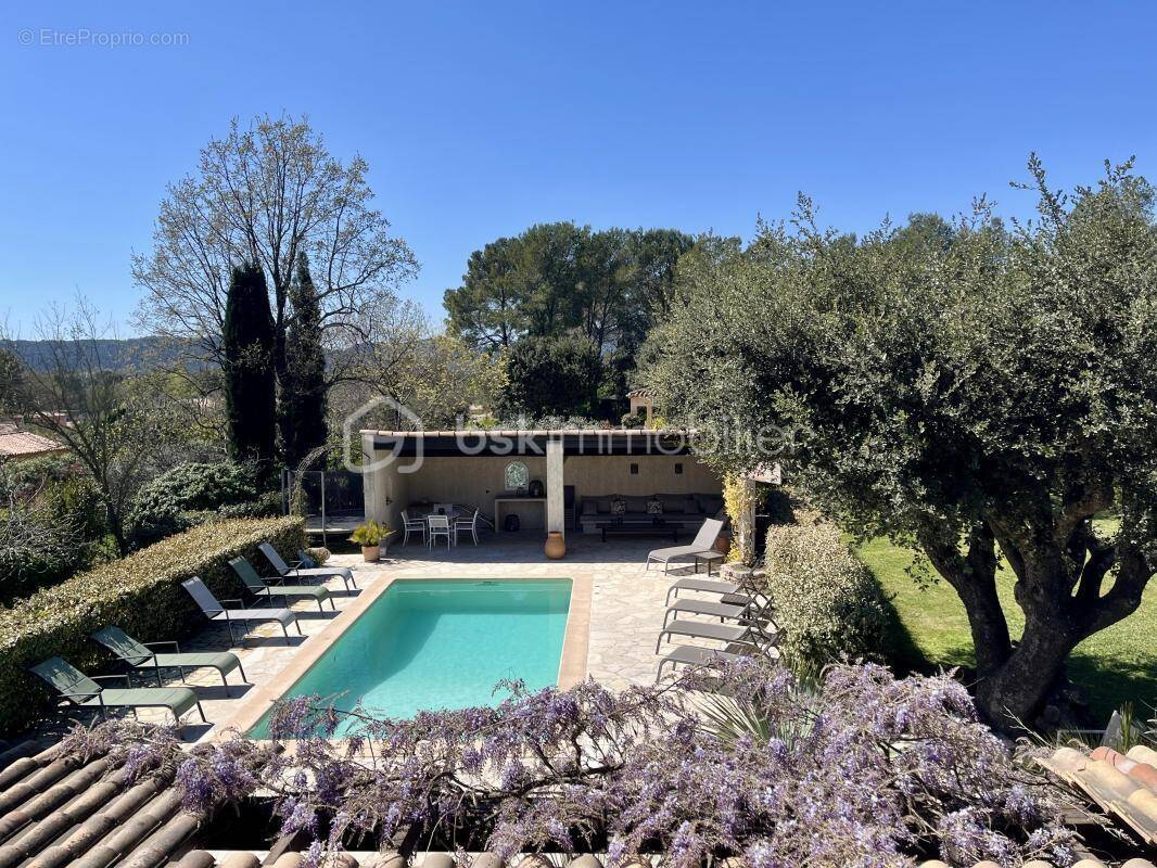 Maison à BAGNOLS-EN-FORET