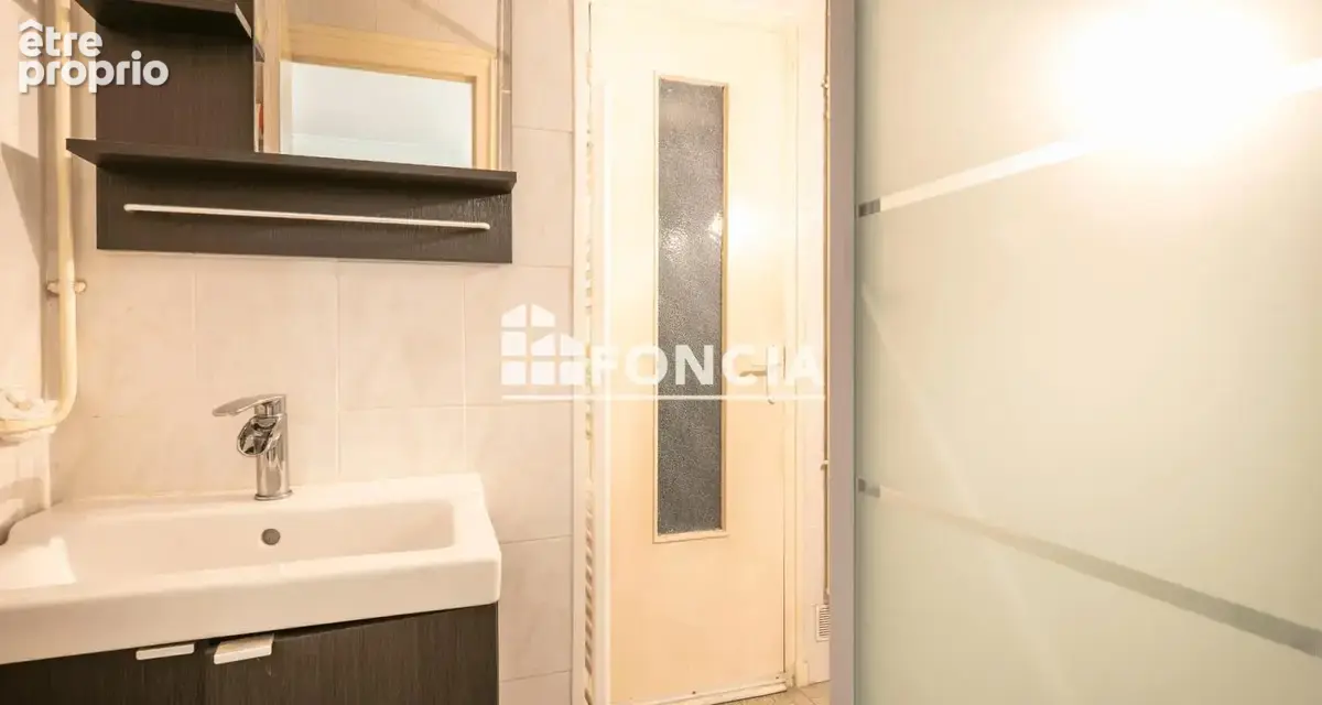 T3 56m2 avec cave dans copropriété fermée - photo 4