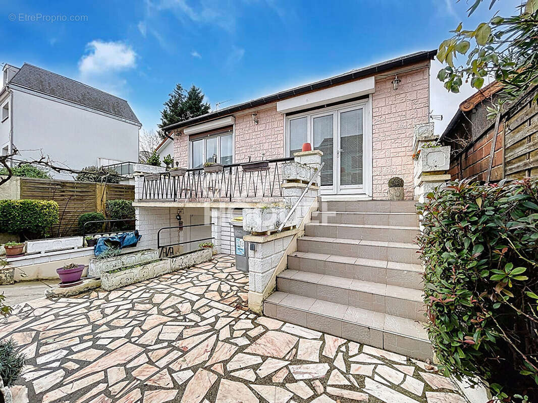 Maison à L'HAY-LES-ROSES