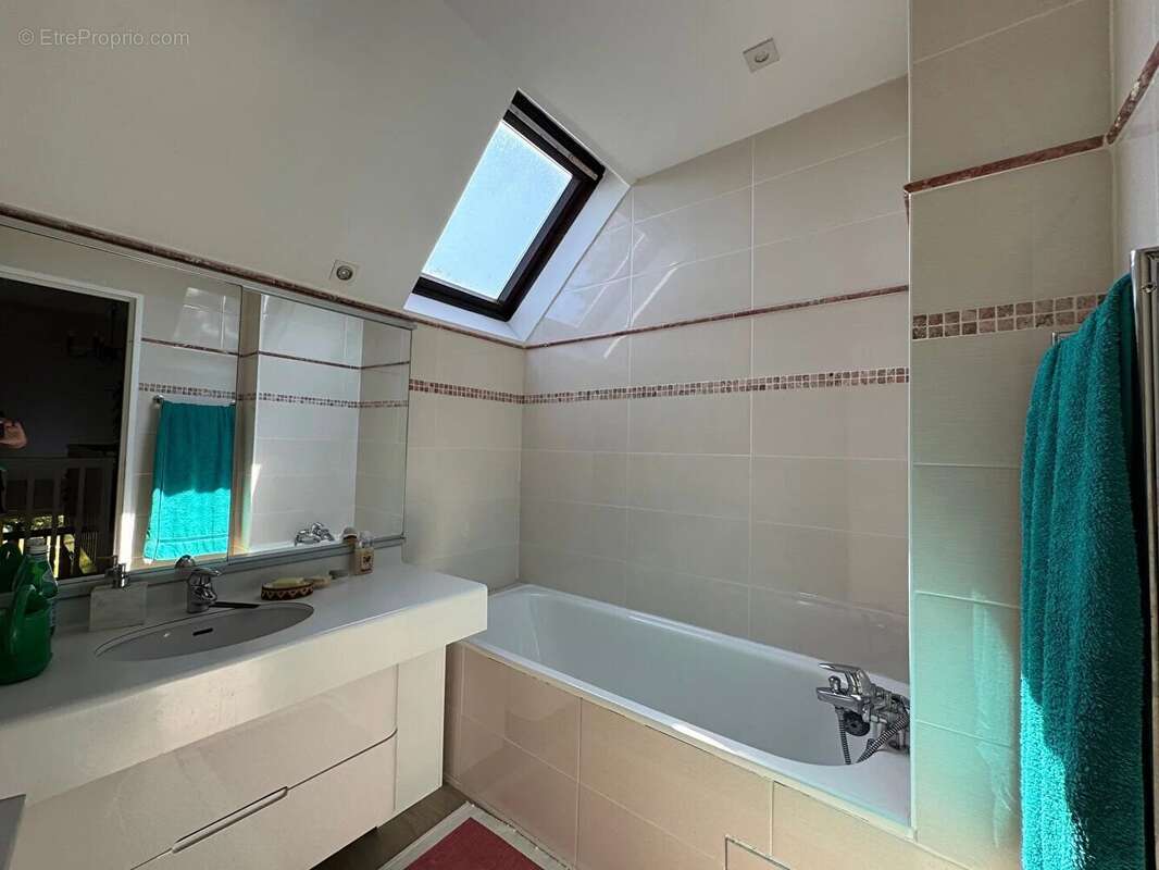 Maison à SAINT-NOM-LA-BRETECHE