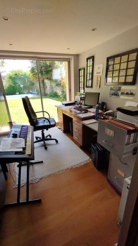 Maison à YZEURES-SUR-CREUSE