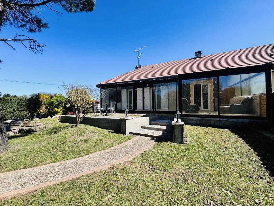 Maison à SAINT-JUST-LE-MARTEL