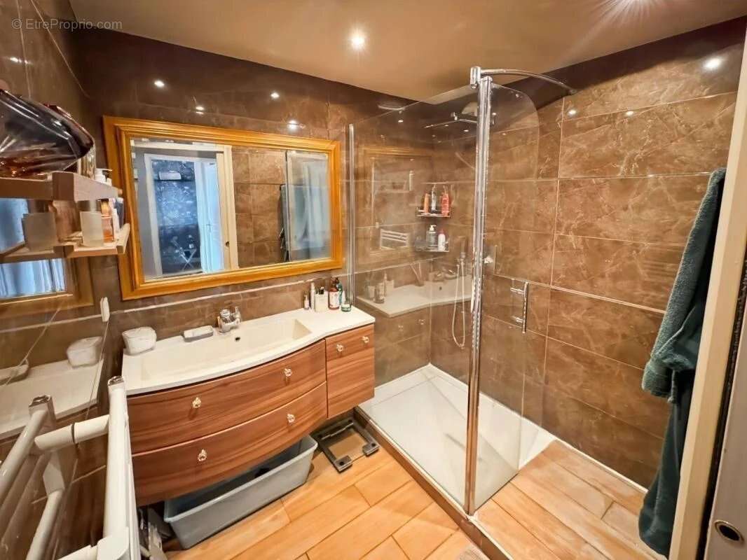 BEAU 3 PIECES 80m² avec piscine et garage inclus - photo 6