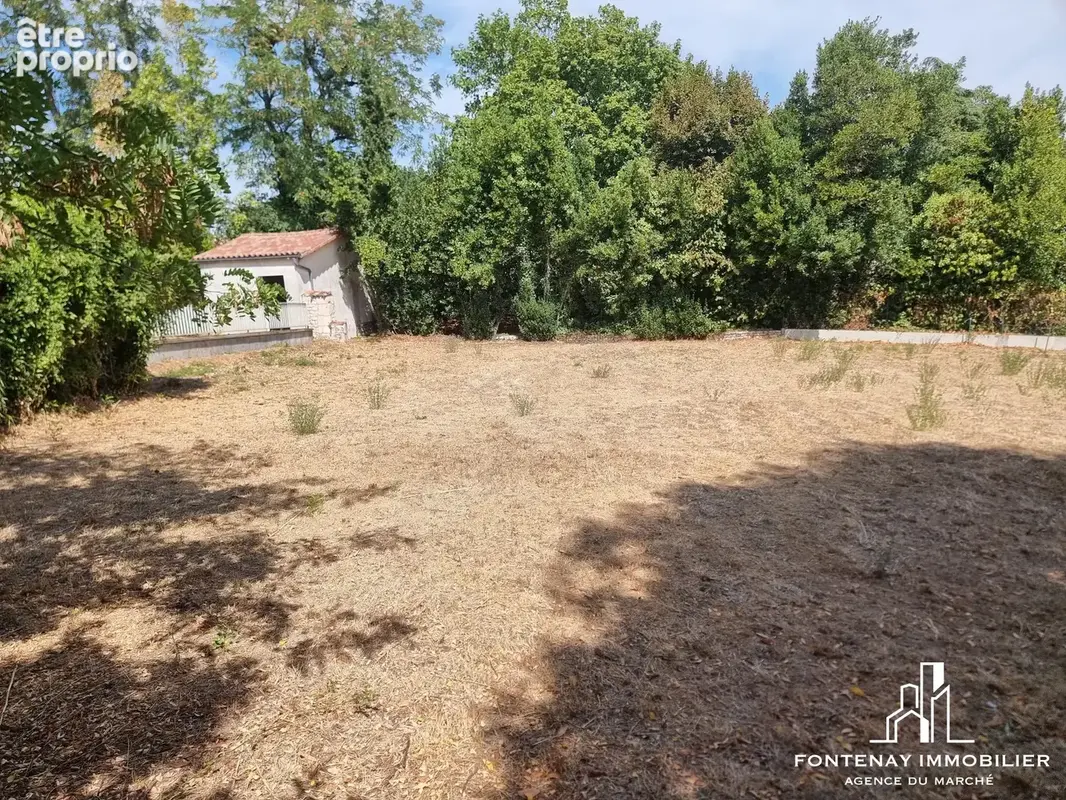 Terrain 817 m² à vendre à Fontenay-Le-Comte (85200) - photo 2