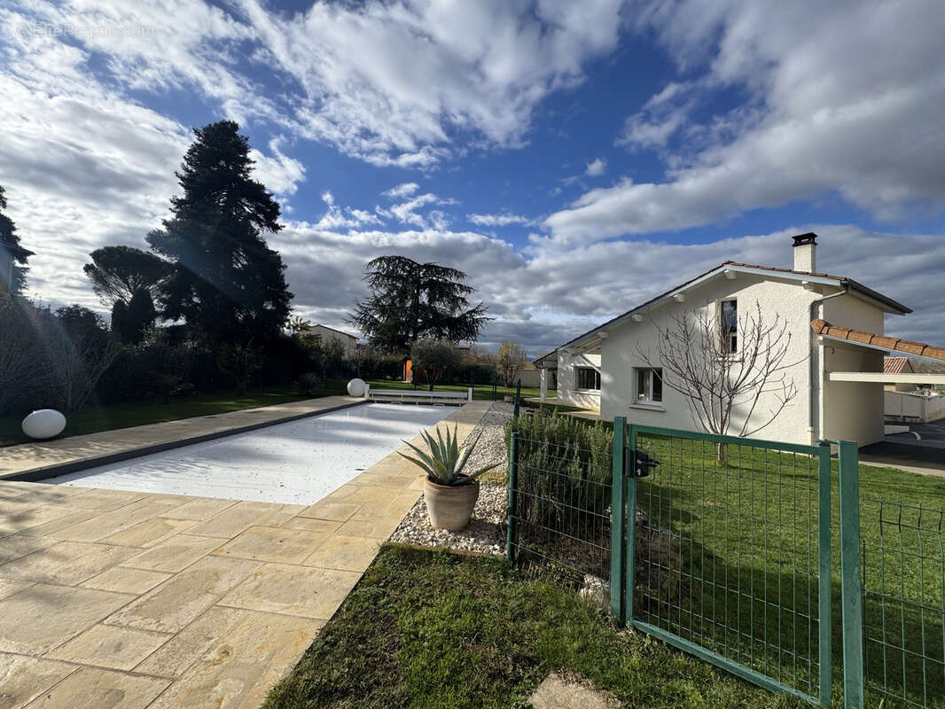 Maison à ROMANS-SUR-ISERE