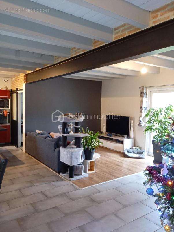 Maison à SAINTE-EULALIE-EN-BORN