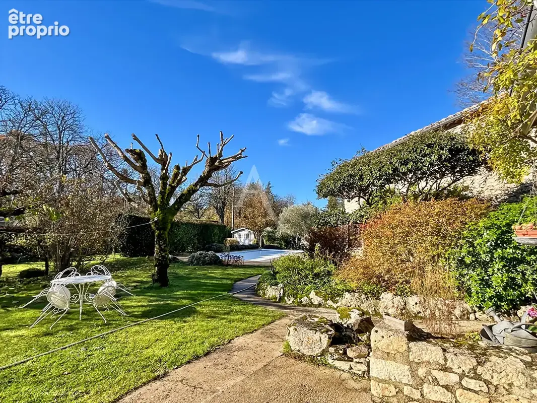 A VENDRE - Superbe maison en pierre avec dépendance et piscine - photo 17