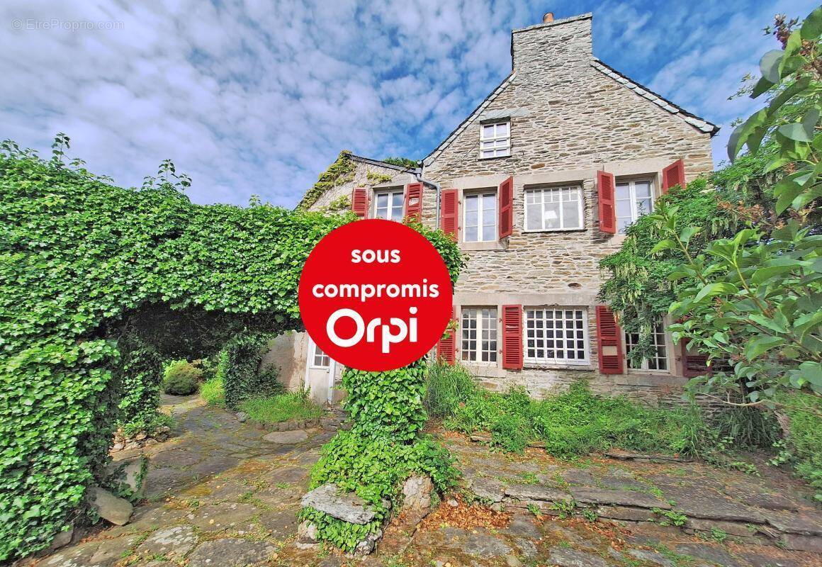 Maison à LOCQUIREC