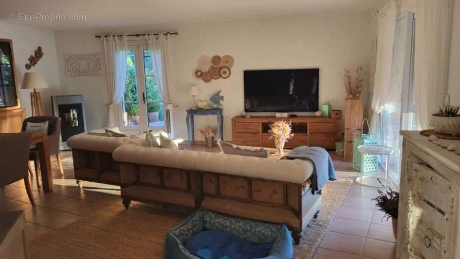 Maison à SAINT-ANTONIN-DU-VAR