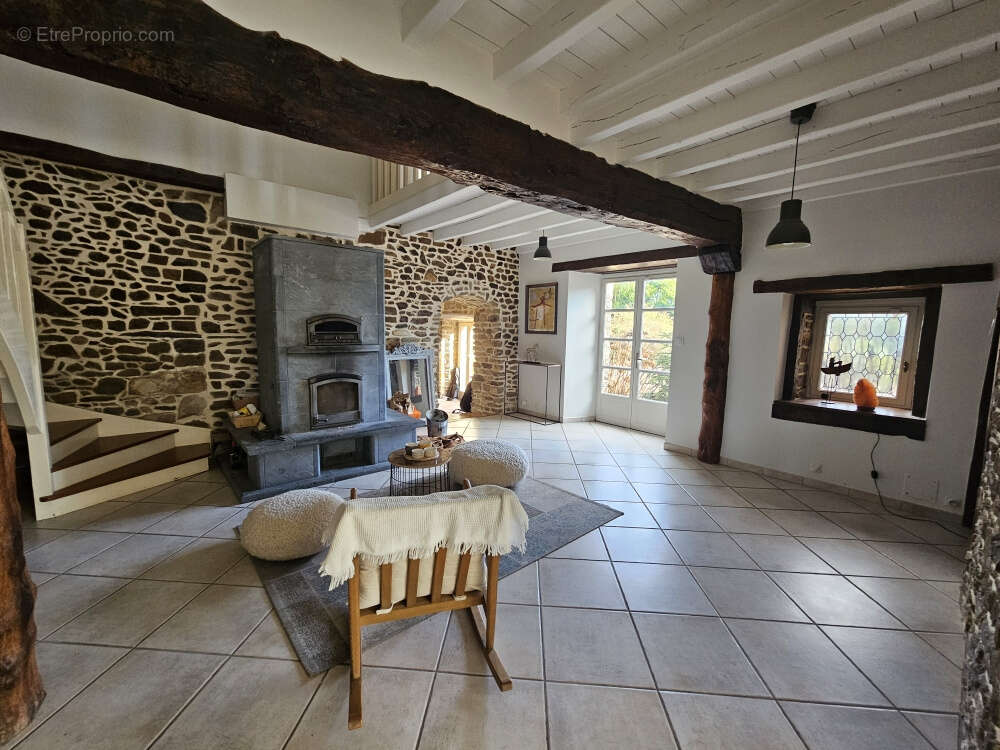 Maison à VERN-SUR-SEICHE