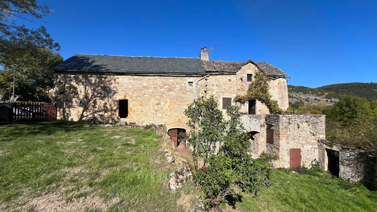 Maison à SEVERAC-LE-CHATEAU