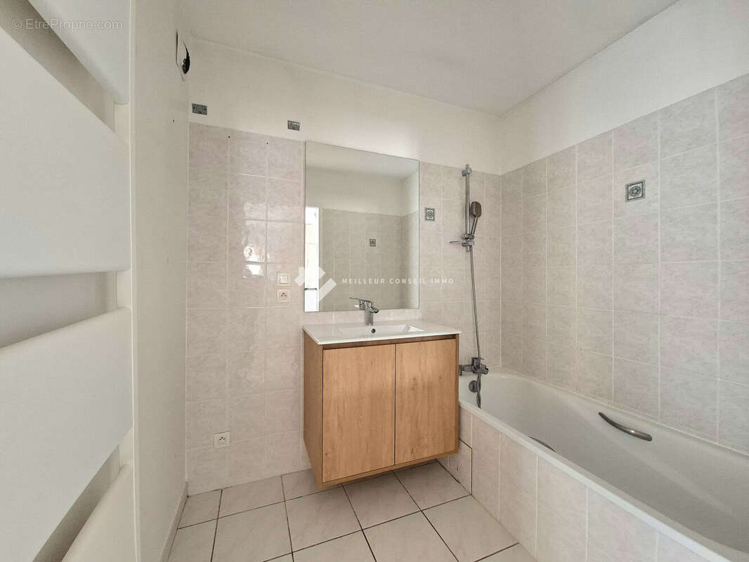 Appartement 67 m² à La Roche-Sur-Foron  - photo 9