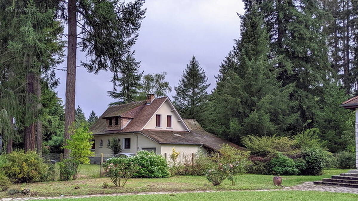 Maison, T6, Golf de limère, Ardon, double garage, cave, - Maison à ARDON
